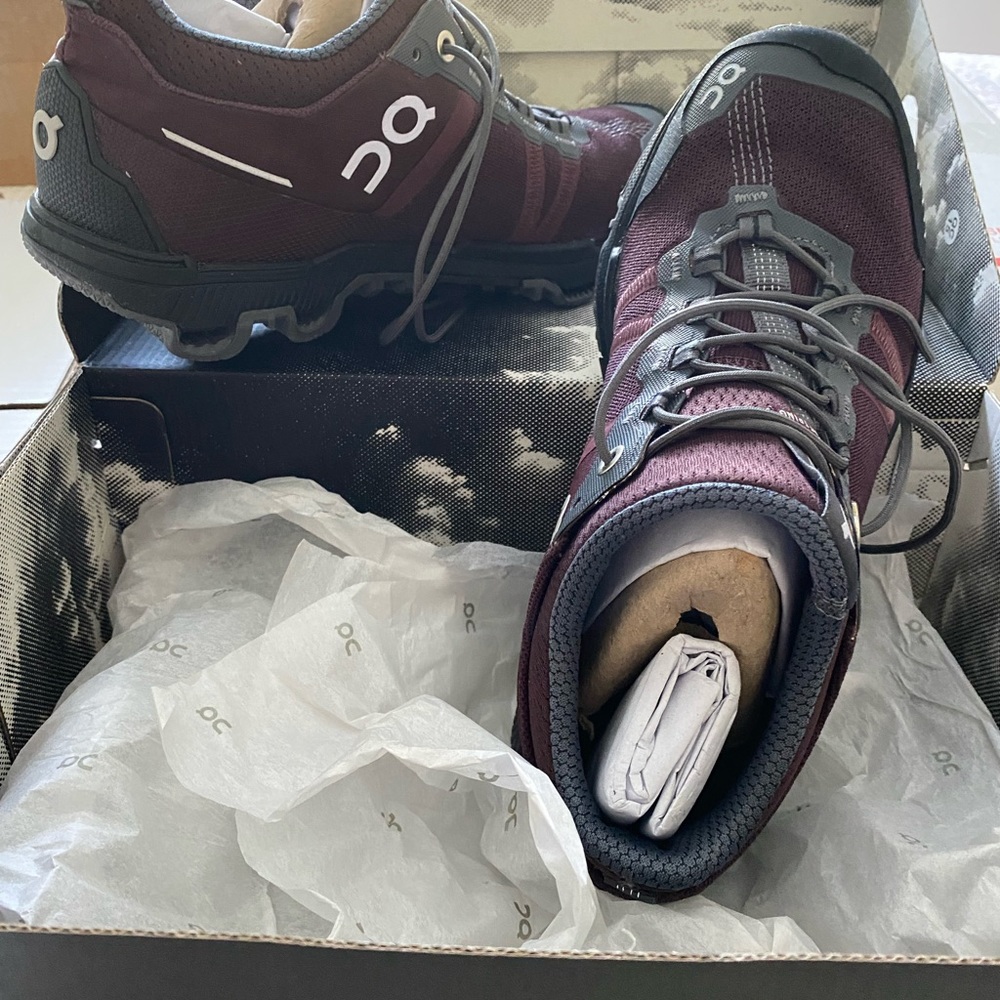 New CLOUDVENTURE MIDTOP SHOES